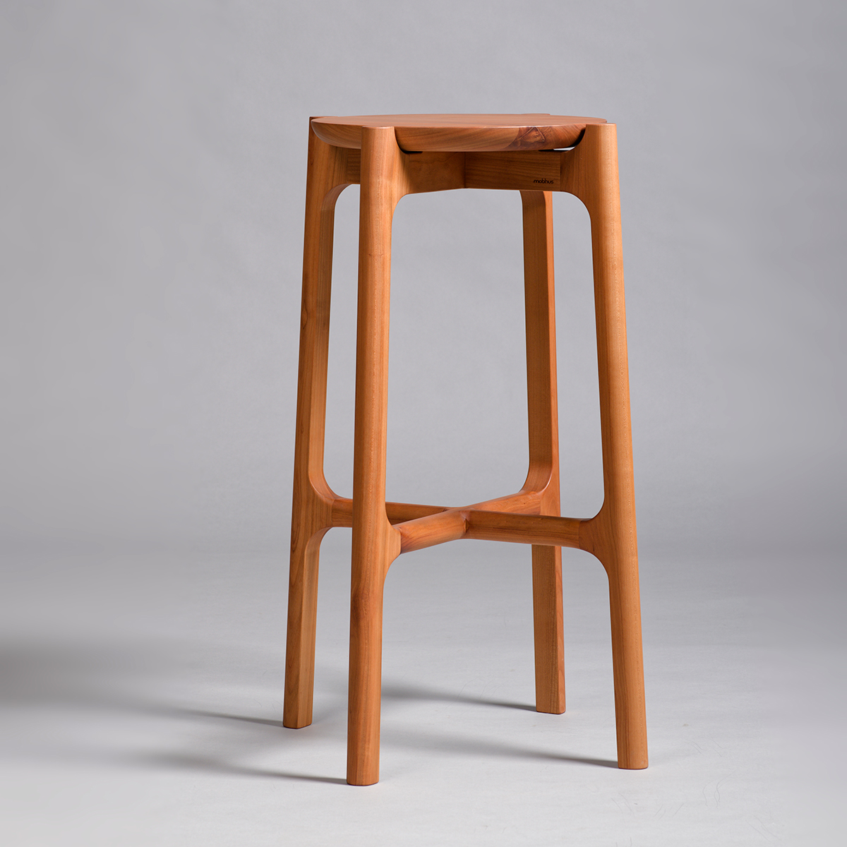 1.TABOURET-HAUT-EN-MERISIER